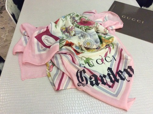 Gucci maxi foulard variopinto - foulard,